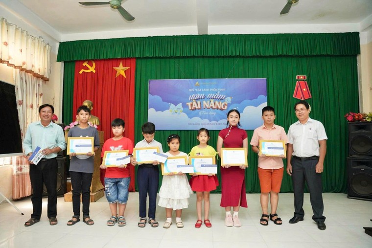 Tập đoàn Tân Á Đại Thành được vinh danh trong Top 100 Nơi Làm Việc Tốt Nhất Việt Nam 2024 ảnh 2