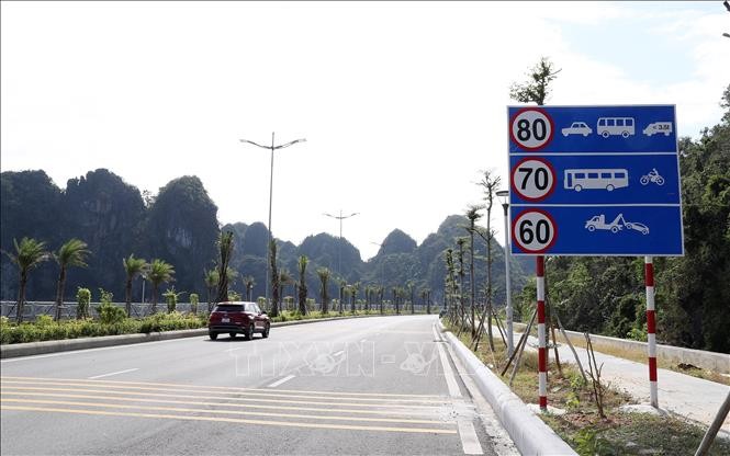 Tuyến đường bao biển xuyên núi kết nối hai di sản Vịnh Hạ Long và Vịnh Bái Tử Long ảnh 7