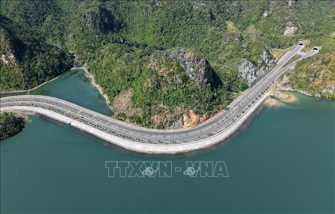 Tuyến đường bao biển xuyên núi kết nối hai di sản Vịnh Hạ Long và Vịnh Bái Tử Long ảnh 2