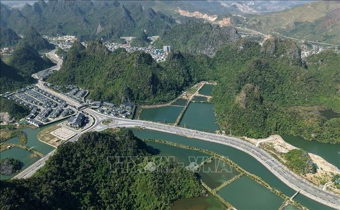 Tuyến đường bao biển xuyên núi kết nối hai di sản Vịnh Hạ Long và Vịnh Bái Tử Long ảnh 3