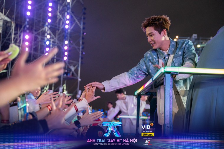 Chùm ảnh: Đêm Concert Anh Trai "Say Hi" đầu tiên tại Hà Nội ảnh 6