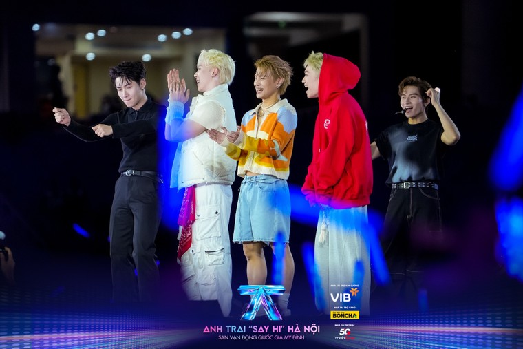 Chùm ảnh: Đêm Concert Anh Trai "Say Hi" đầu tiên tại Hà Nội ảnh 5