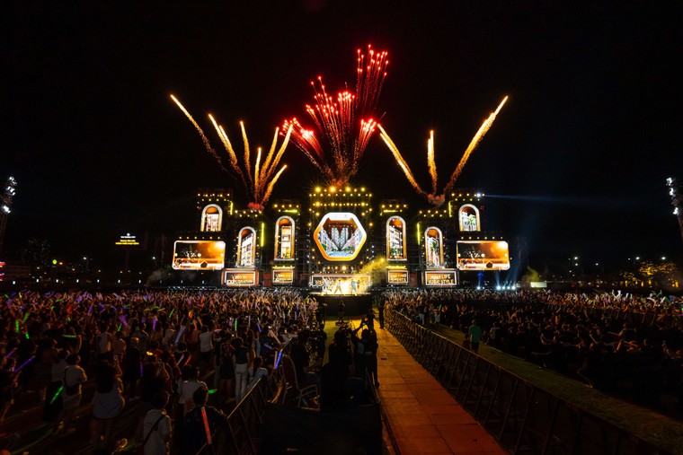 "Be the celebration" - Chờ đón lễ hội mừng năm mới 2025 tại trung tâm mới ảnh 5