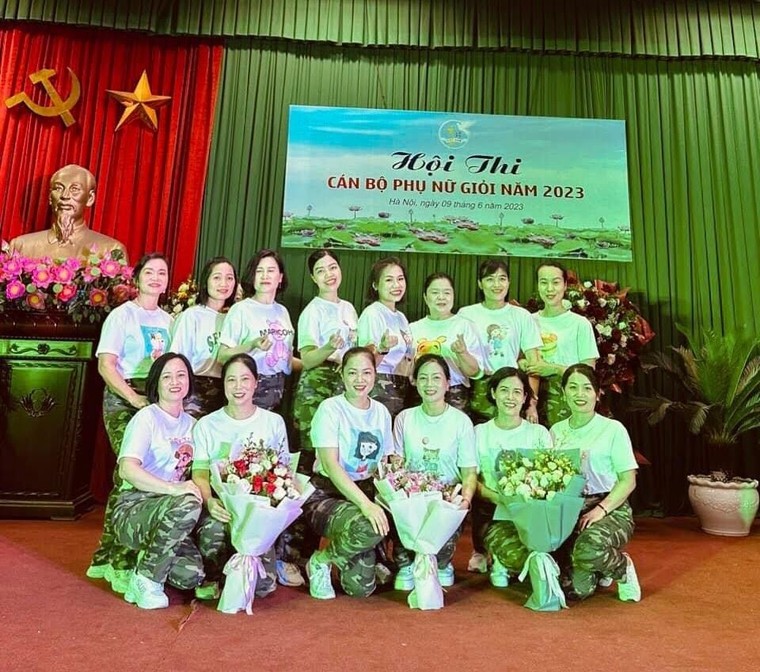 Không phải cứ cầm súng mới là chiến đấu ảnh 4