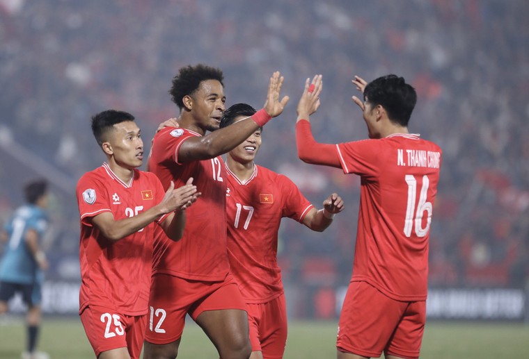 SHB thuê máy bay đưa cổ động viên sang Thái Lan tiếp lửa đội tuyển Việt Nam ảnh 3