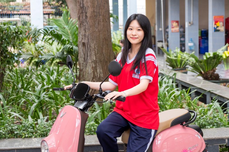 Xe máy điện VinFast ‘khuấy đảo’ trường học: Nhỏ gọn, cá tính và thân thiện ảnh 1