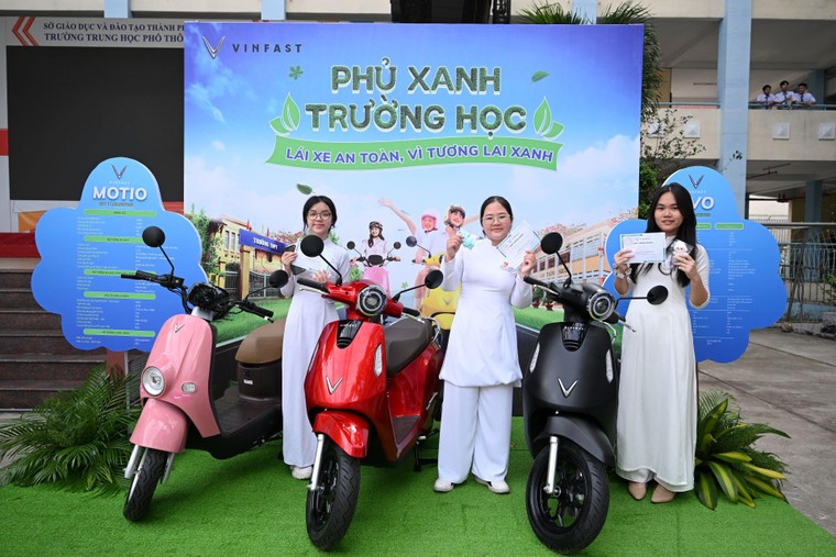 Xe máy điện VinFast ‘khuấy đảo’ trường học: Nhỏ gọn, cá tính và thân thiện ảnh 3
