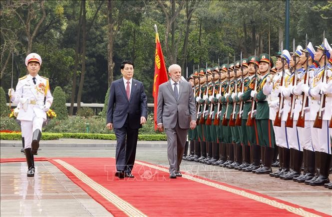 Chủ tịch nước Lương Cường chủ trì lễ đón chính thức Tổng thống Brazil ảnh 1