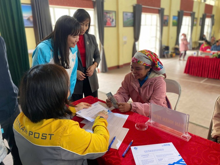 Lào Cai: Tạo sinh kế hỗ trợ phụ nữ nghèo bị ảnh hưởng bởi bão Yagi ảnh 1