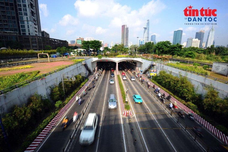 Diện mạo TP Hồ Chí Minh thay đổi đầy ngoạn mục sau 50 năm ảnh 5