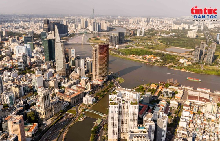Diện mạo TP Hồ Chí Minh thay đổi đầy ngoạn mục sau 50 năm ảnh 1