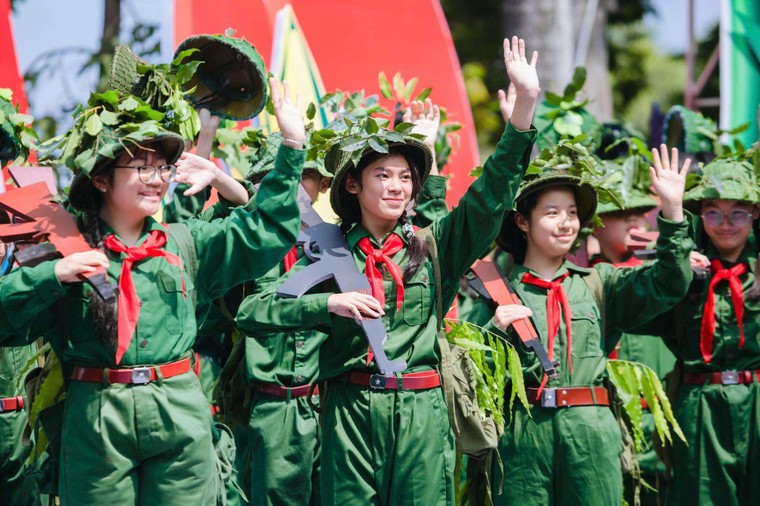 Vinamilk tặng 50.000 hộp sữa cho thiếu nhi TP HCM hướng đến sự kiện đặc biệt 30/4 ảnh 1