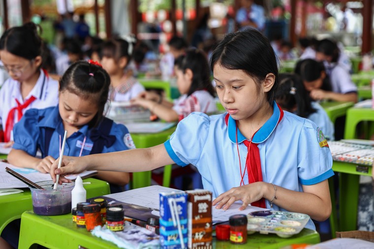 Vinamilk tặng 50.000 hộp sữa cho thiếu nhi TP HCM hướng đến sự kiện đặc biệt 30/4 ảnh 6