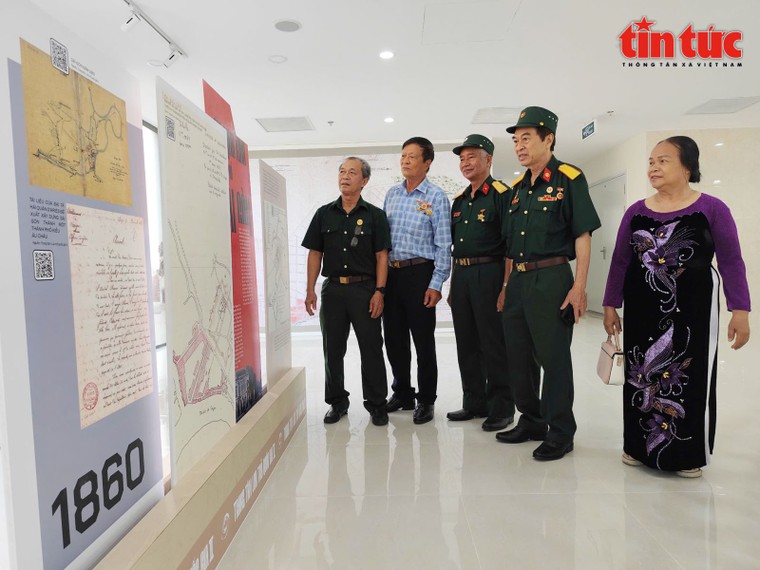 Triển lãm chuyên đề "Non sông liền một dải" kỷ niệm 50 năm ngày giải phóng miền Nam ảnh 5