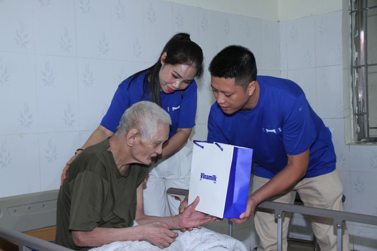 Vinamilk “Viết tiếp câu chuyện hòa bình” bằng tranh và hành động ảnh 4