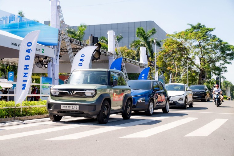 VinFast biến “đổi xăng sang điện” thành chuyện dễ như mua sắm cuối tuần ảnh 7