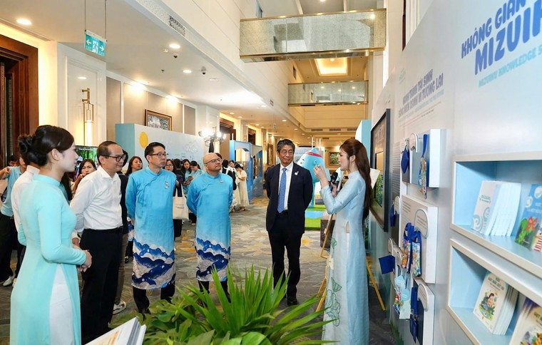 Kỉ niệm 10 năm chương trình” Mizuiku- Em yêu nước sạch” và Triển lãm tranh “Bảo tồn nguồn nước" ảnh 6