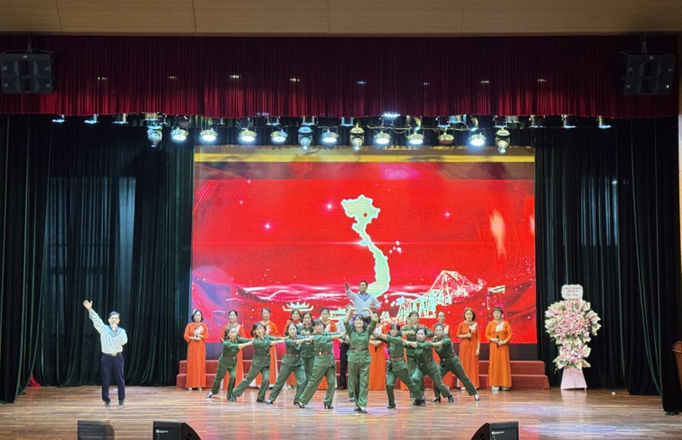 Hiệp hội UNESCO thành phố Hà Nội tổ chức Liên hoan Ca Múa Nhạc lần thứ XXI ảnh 5