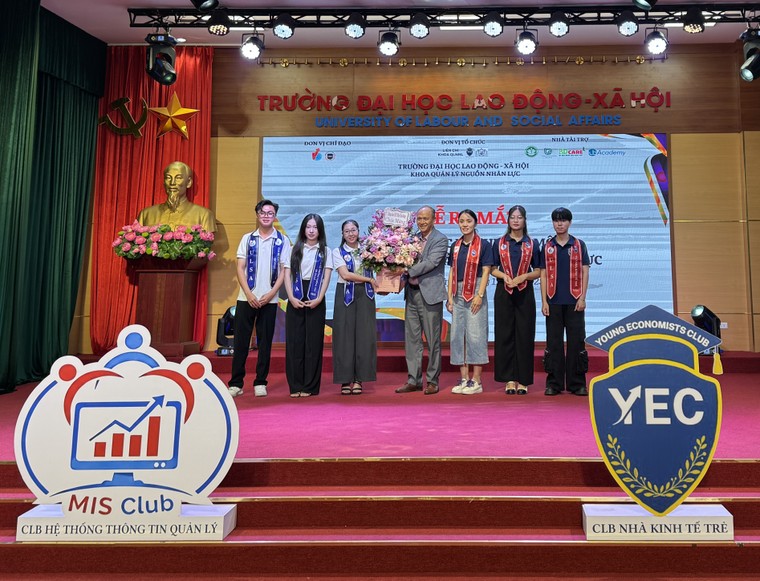 Trường Đại học Lao động Xã hội ra mắt hai câu lạc bộ chuyên ngành mới cho sinh viên ảnh 8