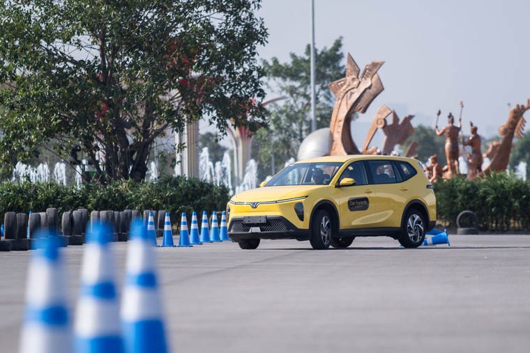 Vì sao VinFast Limo Green được vinh danh là MPV phổ thông của năm? ảnh 1