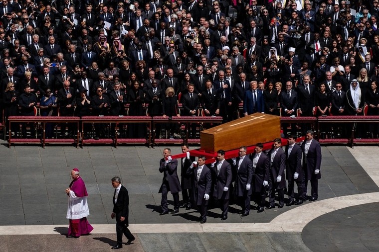 Thế giới 2025 qua ống kính toàn cầu ảnh 4