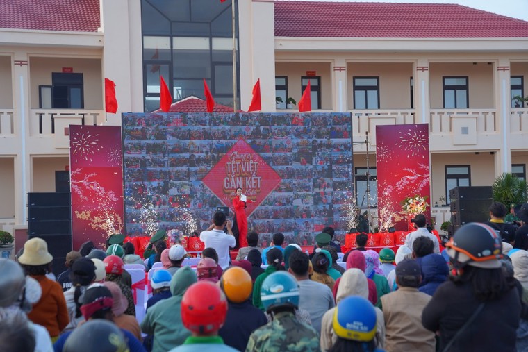 Sabeco tôn vinh văn hóa Việt qua chiến dịch “Chung vị Tết Việt – gắn kết muôn miền” ảnh 1