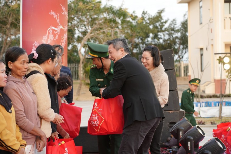 Sabeco tôn vinh văn hóa Việt qua chiến dịch “Chung vị Tết Việt – gắn kết muôn miền” ảnh 4