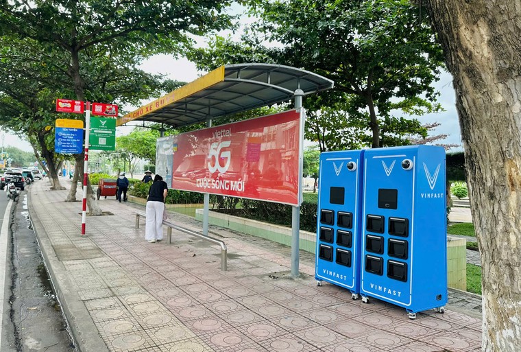VinFast ra mắt 4 mẫu xe máy điện mới, hoàn thiện lắp đặt 4.500 trạm đổi pin đầu tiên ảnh 5