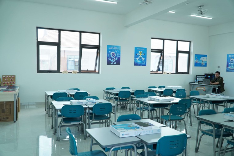 Cận cảnh phòng học “5 sao” tại trường liên cấp chuẩn quốc tế đầu tiên vùng biên giới Điện Biên ảnh 4