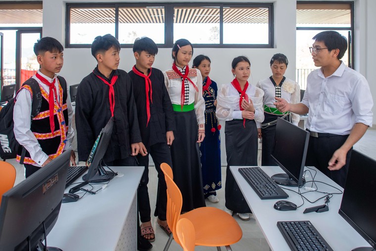 Cận cảnh phòng học “5 sao” tại trường liên cấp chuẩn quốc tế đầu tiên vùng biên giới Điện Biên ảnh 5