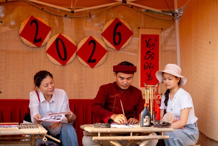 Đón Tết kiểu mới: Du xuân kết hợp xem đất, Cần Giờ tấp nập giao dịch đầu năm ảnh 4