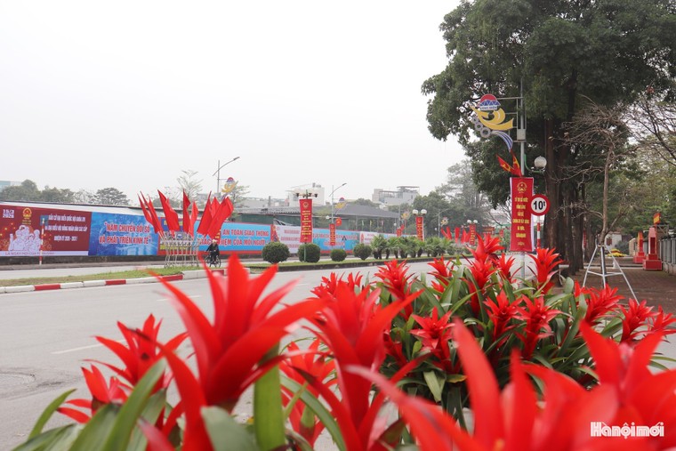 Hà Nội: Rực rỡ sắc màu tuyên truyền bầu cử tại cơ sở ảnh 2