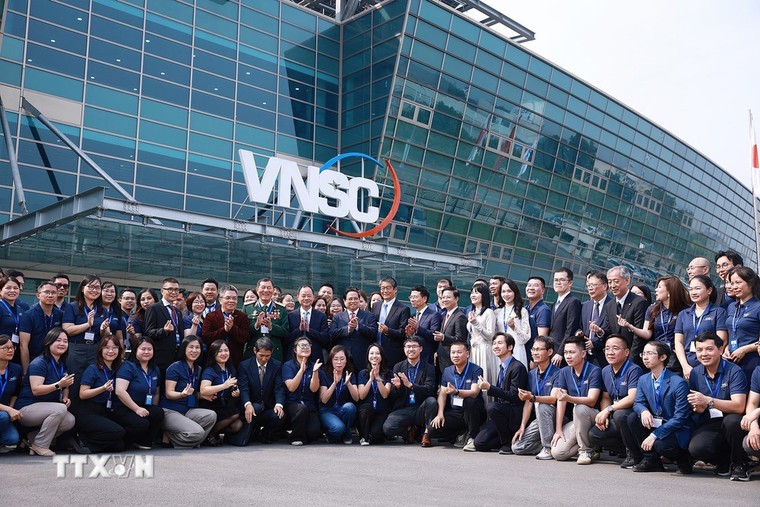 Thủ tướng dự Lễ khánh thành công trình Trung tâm vũ trụ Việt Nam ảnh 1