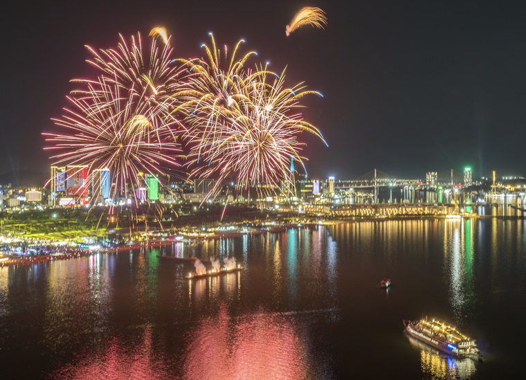 “Bắt sóng” địa điểm chơi đêm sôi động chưa từng có tại Quảng Ninh ảnh 4