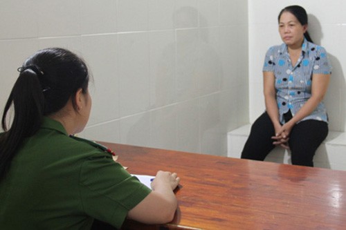 Ly nước 'dụ tình' của những người đàn bà ảnh 1