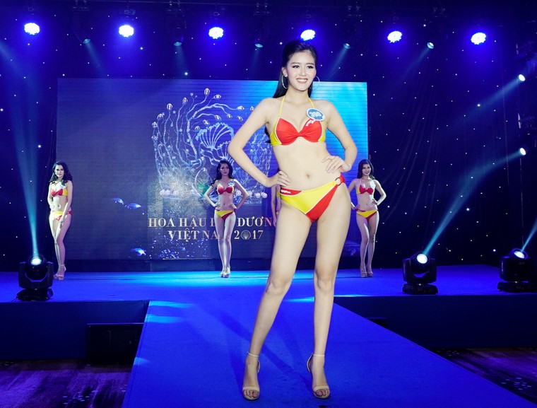 Bikini Vietjet 'đốt nóng' Hoa hậu Đại Dương 2017 ảnh 2