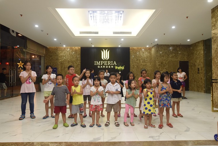 Ngắm 'Vườn trăng cổ tích' tại Imperia Garden ảnh 1