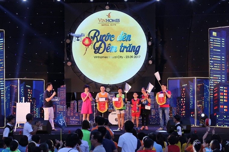 Nhiều ông lớn’ bất động sản ‘đổ tiền tỷ’ tổ chức trung thu cho cư dân ảnh 3