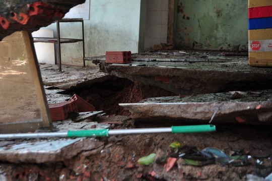 Đồng Nai: Hàng loạt căn nhà sập do sạt lở ảnh 1