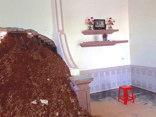 Hãi hùng đất đá sạt lở tràn vào vùi lấp nhà dân ở Nghệ An ảnh 4