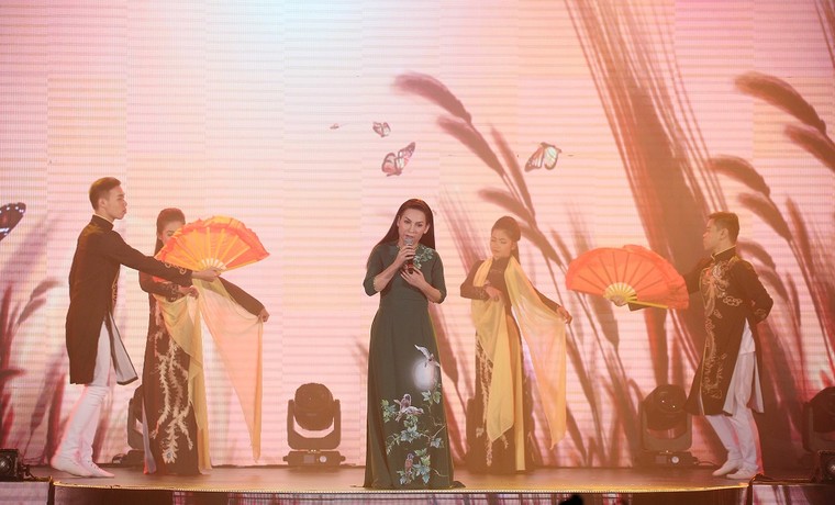 FLC ủng hộ đồng bào lũ lụt Thanh Hóa 2,5 tỷ đồng thông qua “Đêm tự tình” ảnh 4