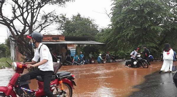 Đắk Lắk thiệt hại do mưa lũ, nhiều tỉnh Tây Nguyên ra công điện khẩn ảnh 1