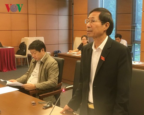 “Con cán bộ mới 19 tuổi mà có biệt phủ nguy nga là bất thường” ảnh 1