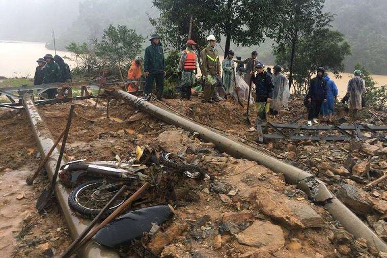 Chính phủ chỉ đạo: Cần di dời 36.000 hộ dân vùng có nguy cơ sạt lở ảnh 1