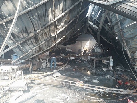 Sau tiếng nổ cực lớn, lửa bao trùm nhà máy khiến 3 công nhân thương vong ảnh 1