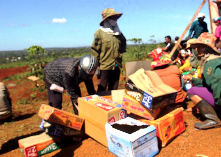 Gia Lai: Dân mang theo mỳ tôm để phản đối chính quyền xây lò đốt rác ảnh 1