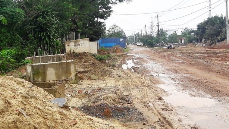 Dân khốn khổ bởi tiến độ… 'rùa' trong thi công ảnh 1