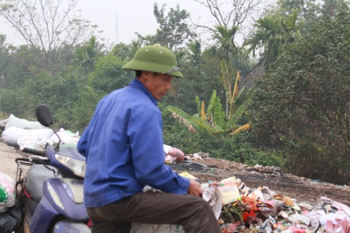 Hà Nội: Người dân khổ sở sống chung với rác ảnh 9