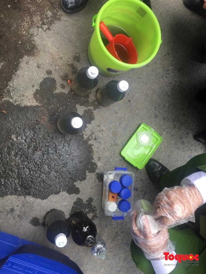 Phát hiện DN có chức năng làm sạch môi trường để nước xả thải bẩn lộ thiên ảnh 2