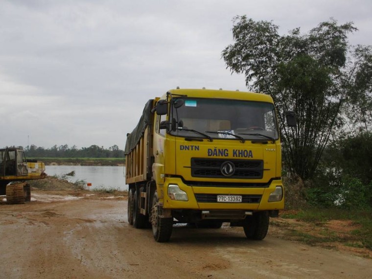 Bình Định: 'Đất tặc' và 'cát tặc' vẫn tung hoành địa bàn xã Tây Xuân ảnh 1
